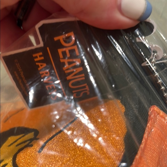 Harveys Seatbelts Peanuts Halloween Snoopy Crossbody Bag NWT Sold Out - Picture 8 of 13